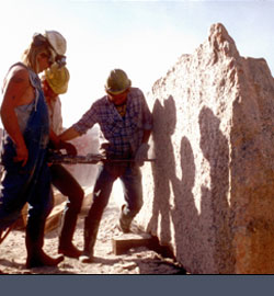 1986 - quarry during construction, splitting large elements with steel wedges